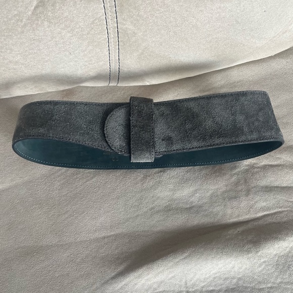 Alaia Suede Corset Belt - Picture 4 of 13